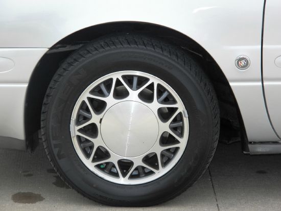 Buick LeSabre SLT 25 Sedan