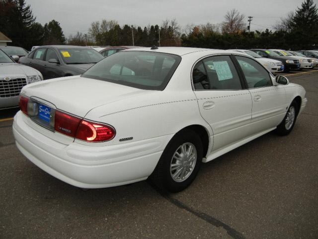 Buick LeSabre 2004 photo 2