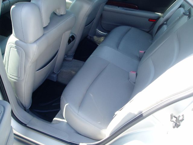 Buick LeSabre 2004 photo 2