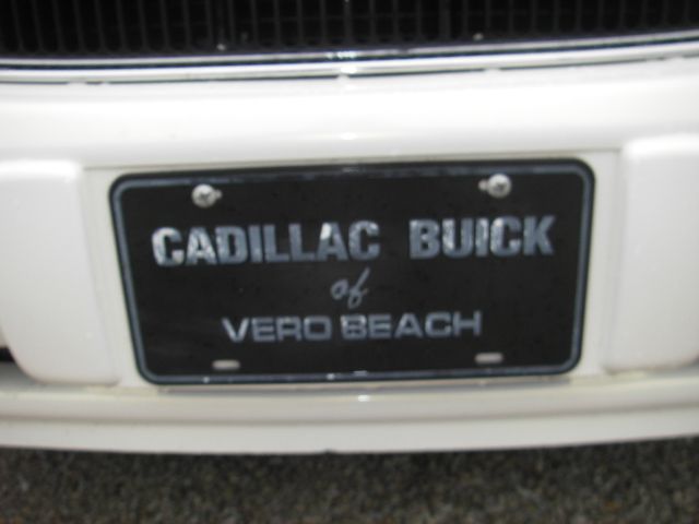 Buick LeSabre 2004 photo 2
