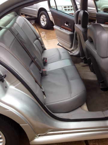 Buick LeSabre 2004 photo 1