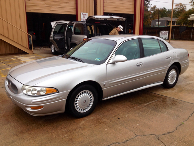 Buick LeSabre 2004 photo 2