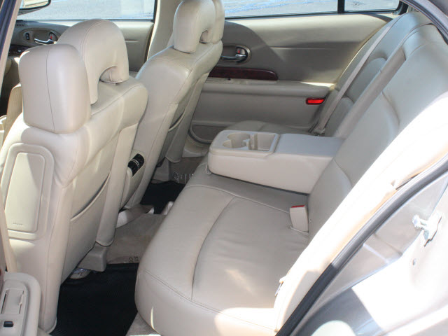 Buick LeSabre 2004 photo 1