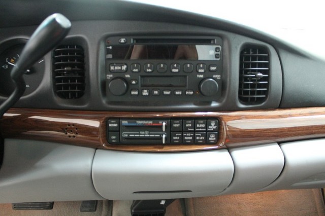 Buick LeSabre 2004 photo 3