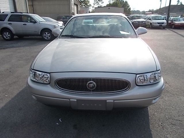 Buick LeSabre 2004 photo 2