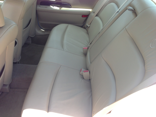 Buick LeSabre 2004 photo 2