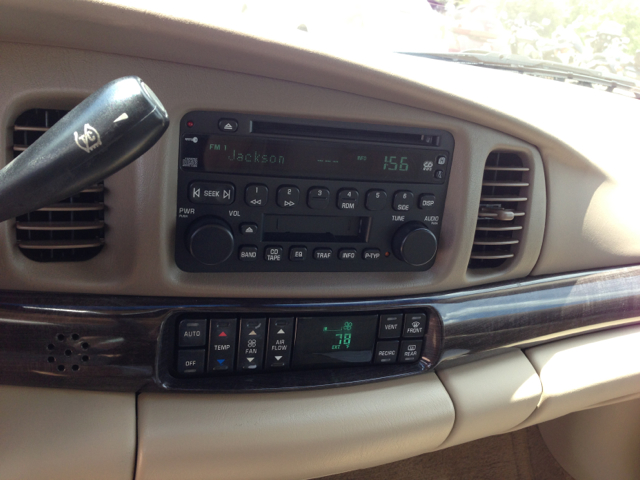 Buick LeSabre 2004 photo 3
