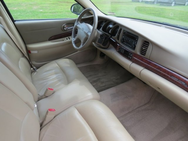 Buick LeSabre 2004 photo 1