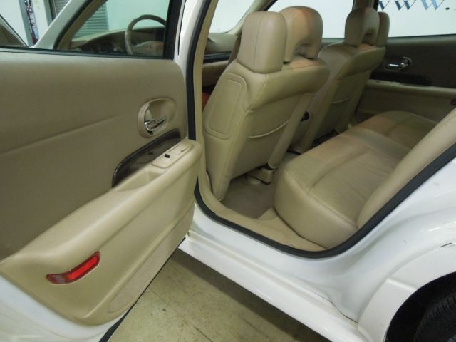 Buick LeSabre 2004 photo 2