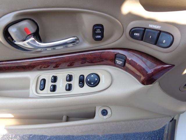 Buick LeSabre 2004 photo 1