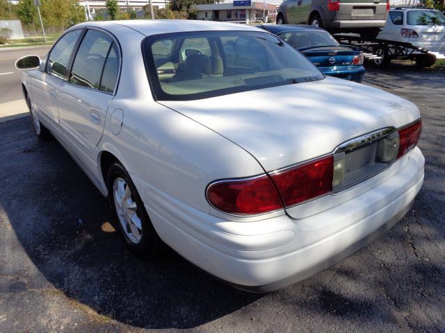 Buick LeSabre 2004 photo 2