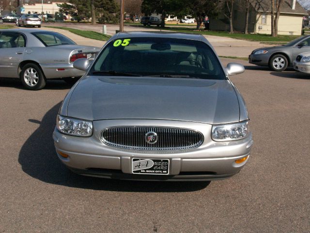 Buick LeSabre 2005 photo 2