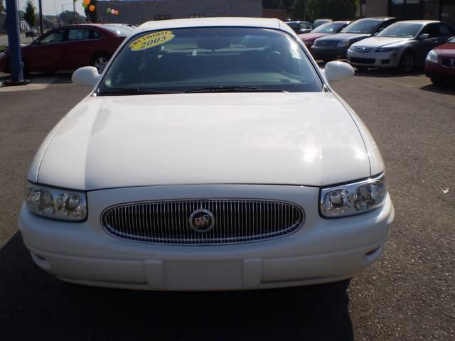 Buick LeSabre 2005 photo 1