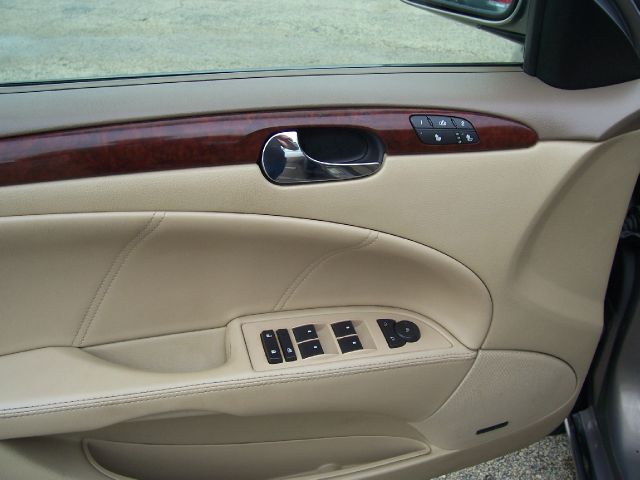 Buick Lucerne GL Sedan 4D Sedan