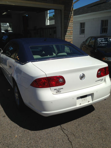 Buick Lucerne 2006 photo 2