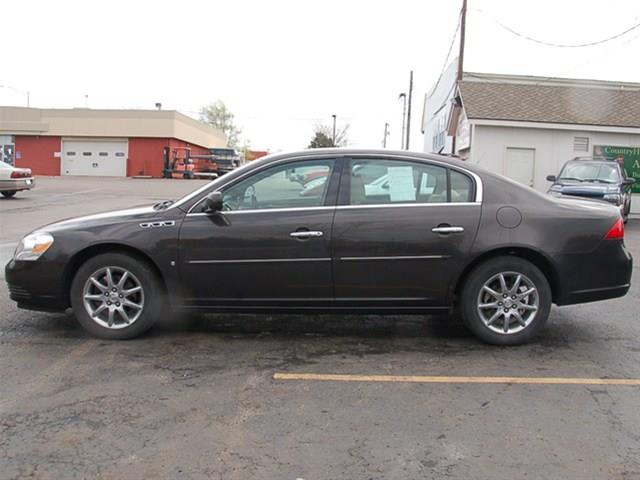 Buick Lucerne MARK Levinson Sedan