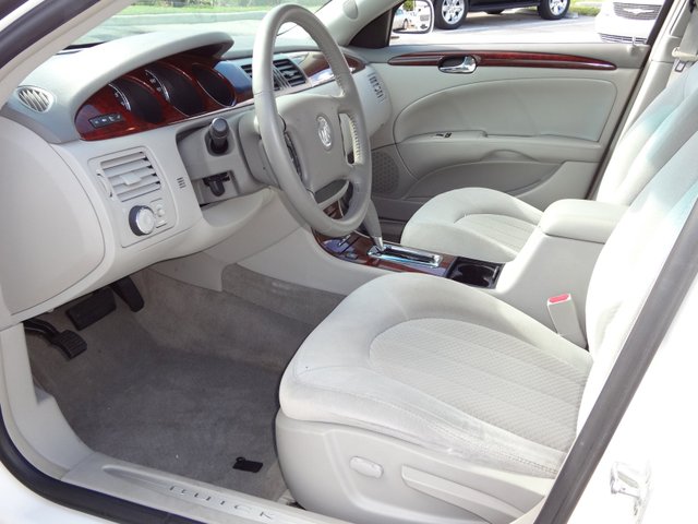 Buick Lucerne 2008 photo 2