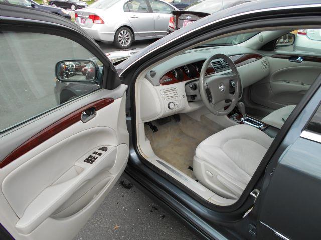 Buick Lucerne 2010 photo 1