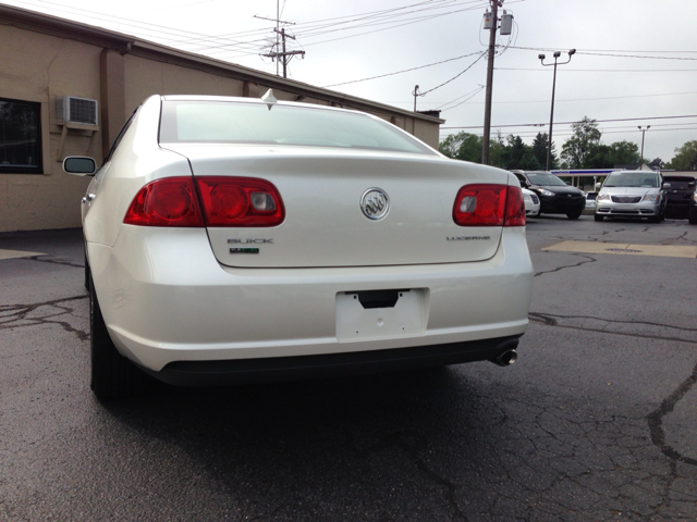 Buick Lucerne 2010 photo 1