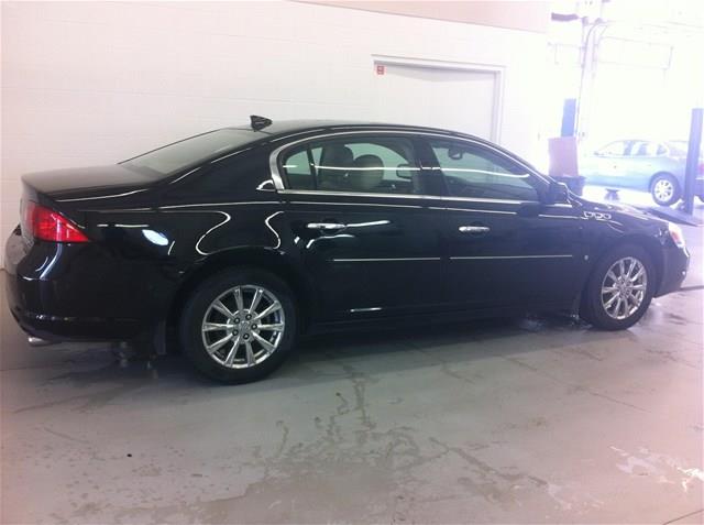 Buick Lucerne 2010 photo 2