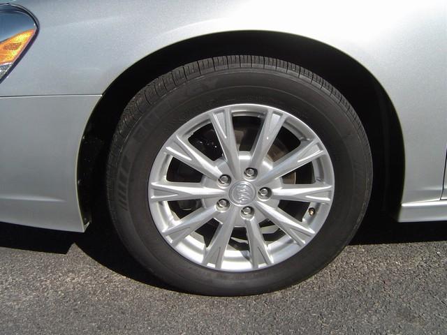 Buick Lucerne 2011 photo 3