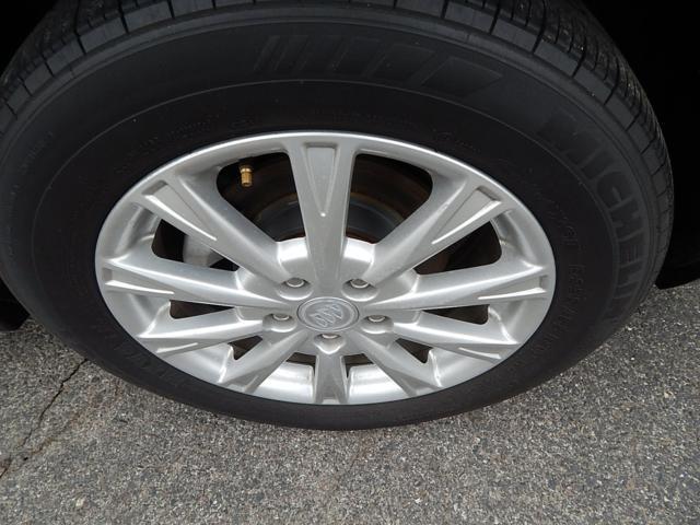 Buick Lucerne 2011 photo 1