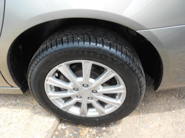 Buick Lucerne 2011 photo 1
