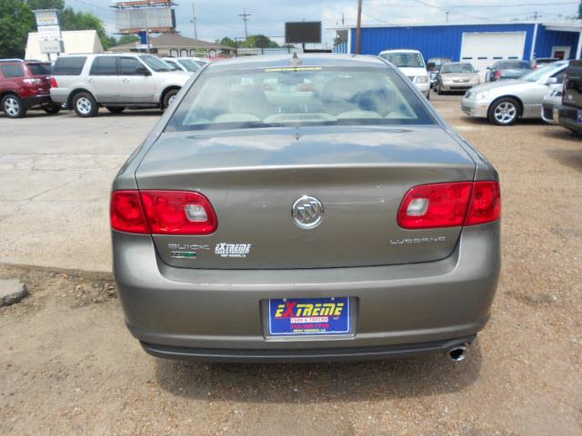 Buick Lucerne 2011 photo 2
