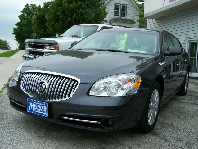 Buick Lucerne 2011 photo 2