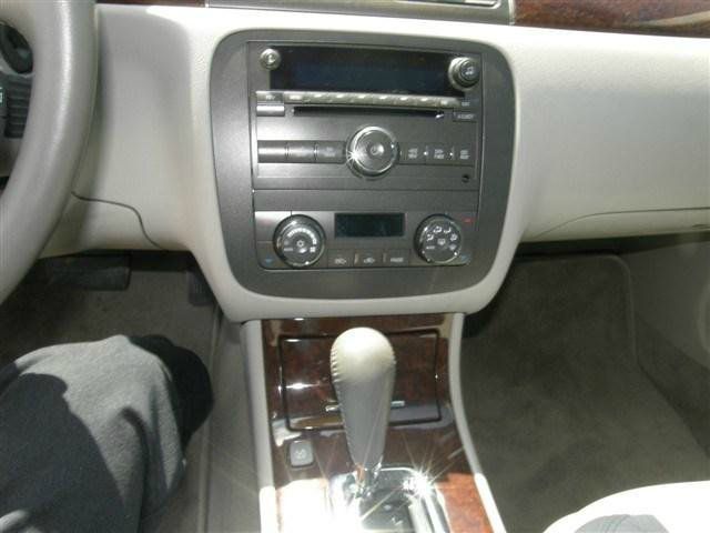 Buick Lucerne 2011 photo 3