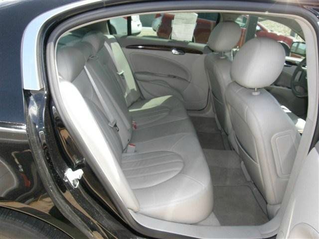 Buick Lucerne 2011 photo 4