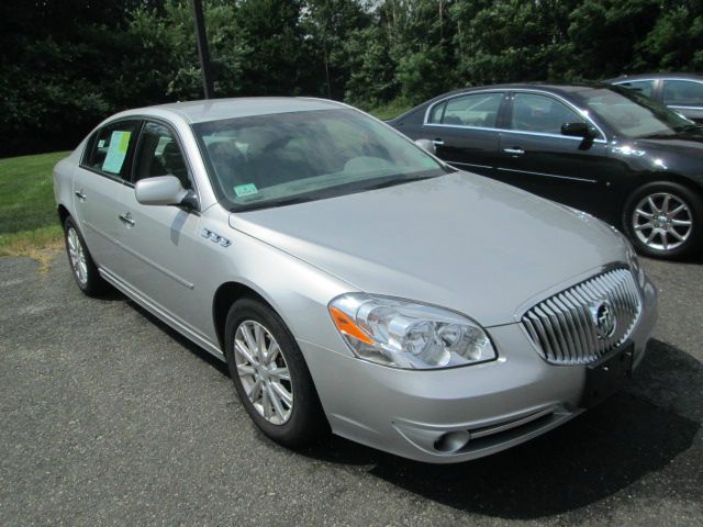Buick Lucerne 2011 photo 2