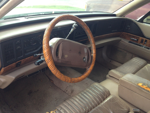 Buick Park Avenue 1991 photo 2