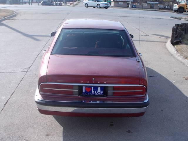 Buick Park Avenue 1991 photo 2