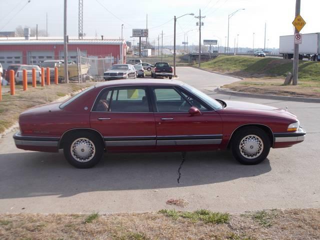 Buick Park Avenue 1991 photo 3