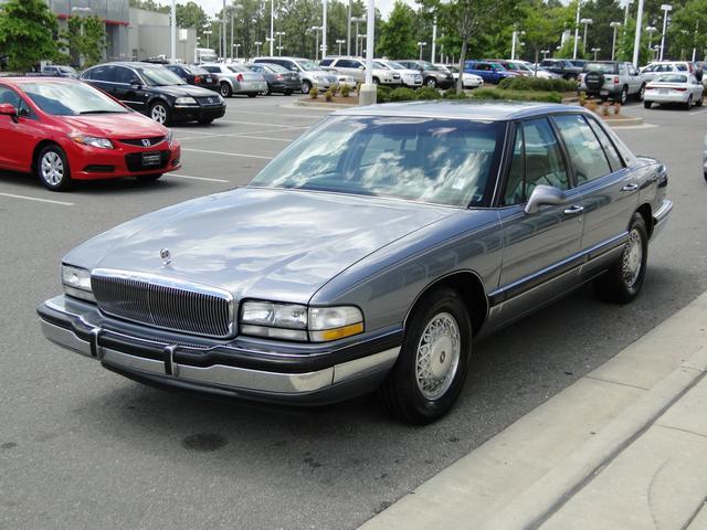 Buick Park Avenue 1992 photo 1