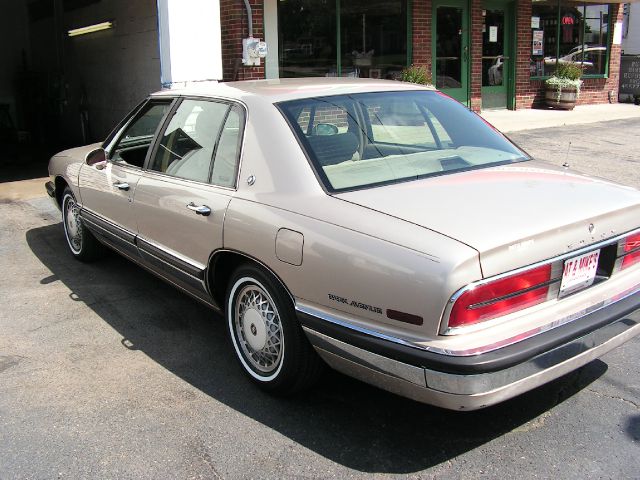 Buick Park Avenue 1993 photo 3