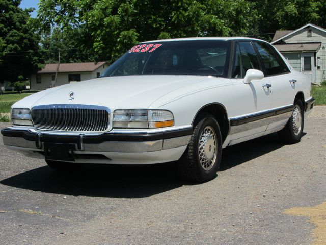 Buick Park Avenue 1993 photo 2