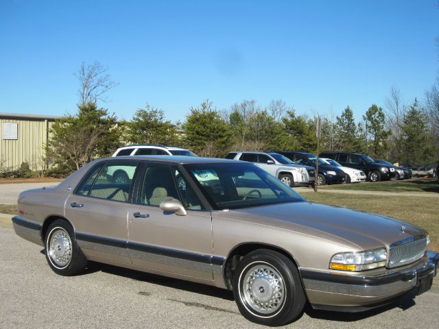 Buick Park Avenue 1994 photo 2
