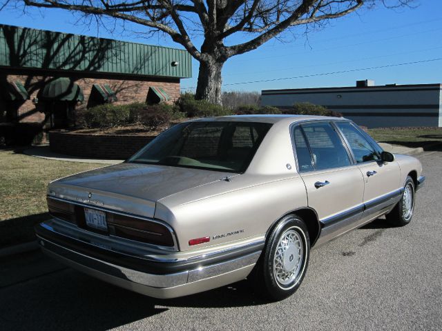 Buick Park Avenue 1994 photo 3