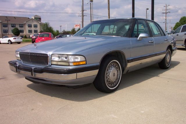 Buick Park Avenue 1994 photo 10