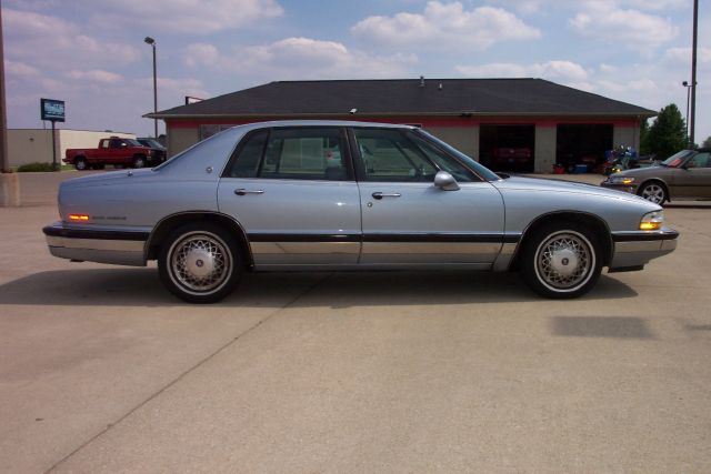 Buick Park Avenue 1994 photo 24