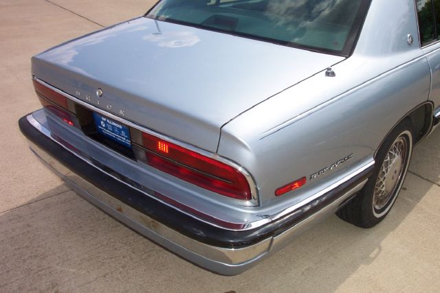Buick Park Avenue 1994 photo 25
