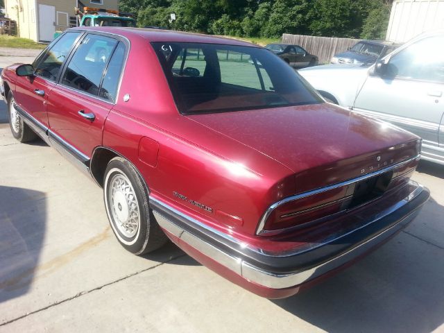 Buick Park Avenue 1994 photo 2