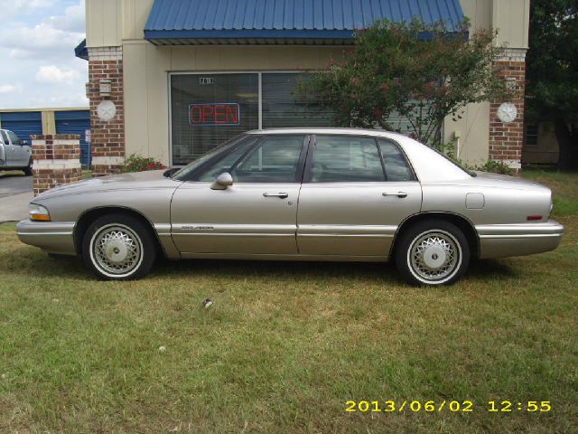 Buick Park Avenue 1996 photo 2