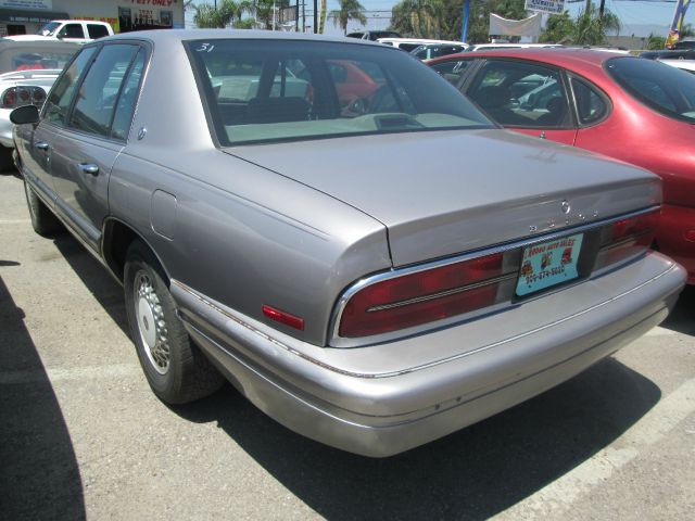 Buick Park Avenue 1996 photo 2