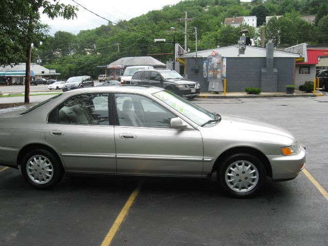 Buick Park Avenue 1997 photo 3