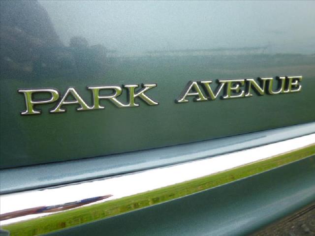 Buick Park Avenue 1999 photo 0