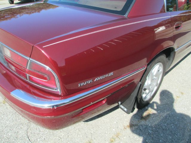 Buick Park Avenue 1999 photo 4
