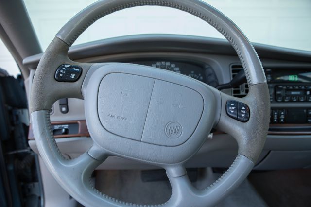 Buick Park Avenue 2000 photo 3